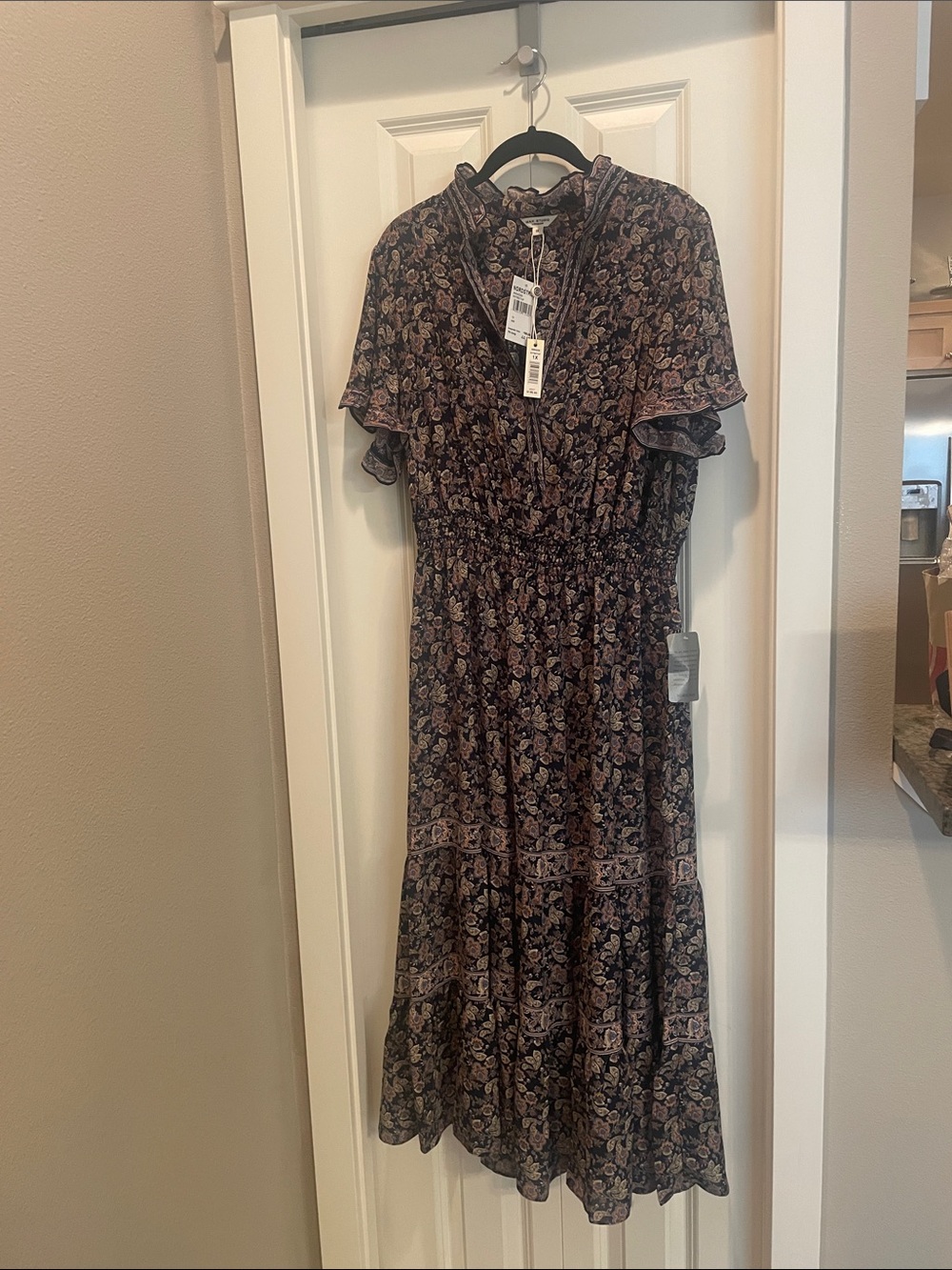 NWT Max Studio Flutter Sleeve Tiered Maxi Dress in a Navy Botanical Tapestry - Picture 2 of 5